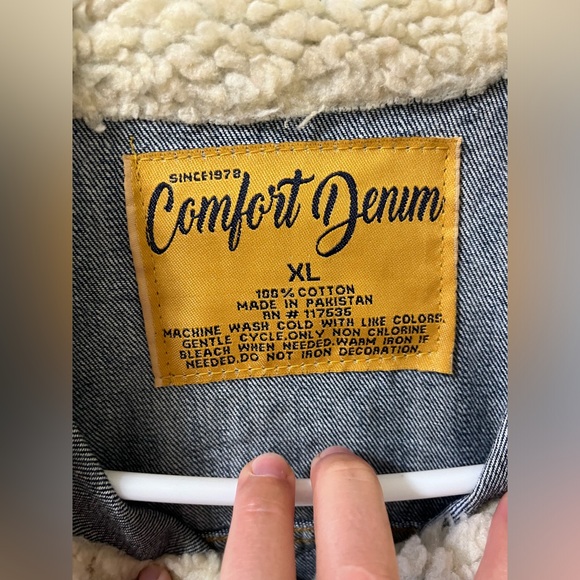 Girls comfort denim XL jean jacket. NWT - Picture 4 of 10